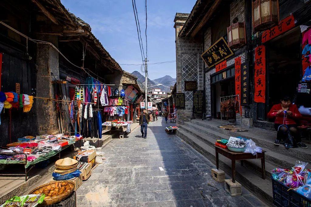 小蓝球向上跳