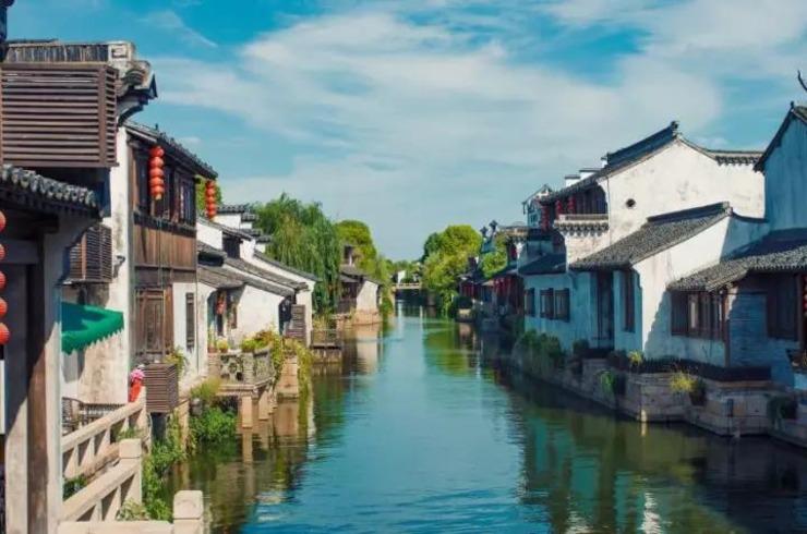 县令刚上任就被屠夫当街臭骂，县令：赏金子十两，几日后屠夫暴毙